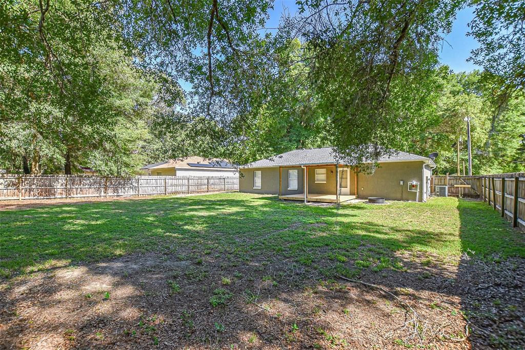 合同活跃: $216,000 (3 贝兹, 2 浴室, 1152 平方英尺)