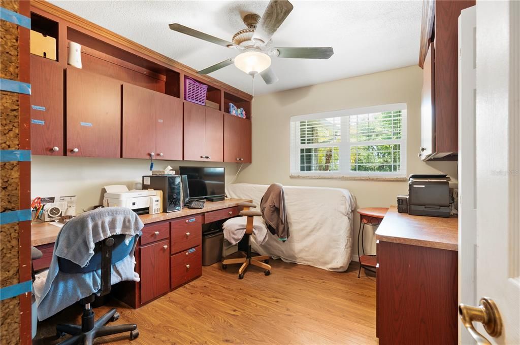 For Sale: $419,999 (4 beds, 2 baths, 1606 Square Feet)