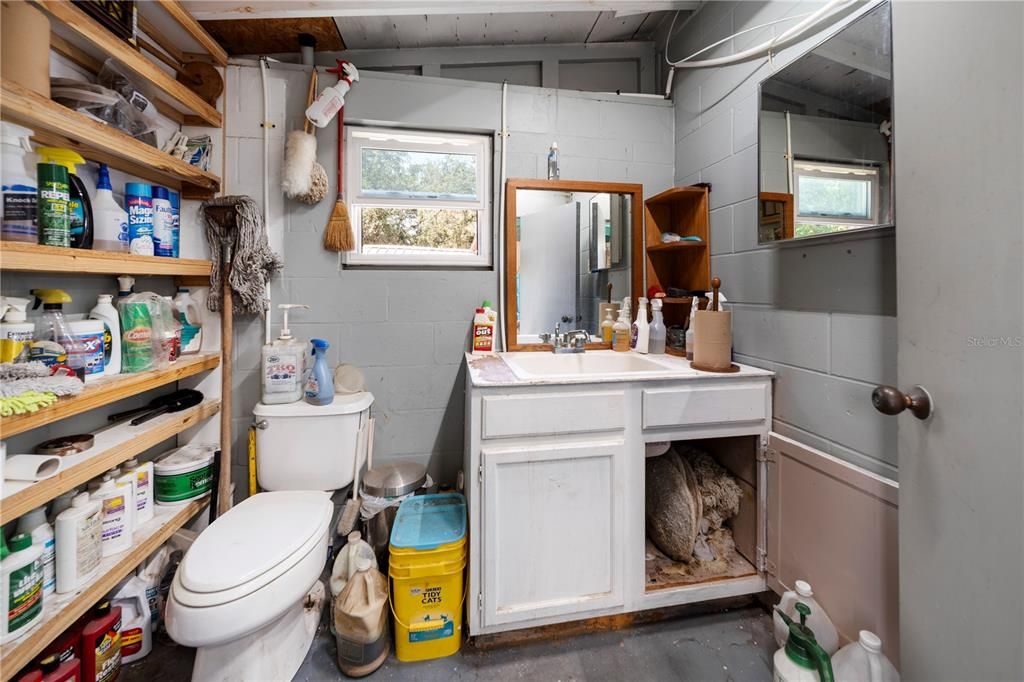 For Sale: $419,999 (4 beds, 2 baths, 1606 Square Feet)