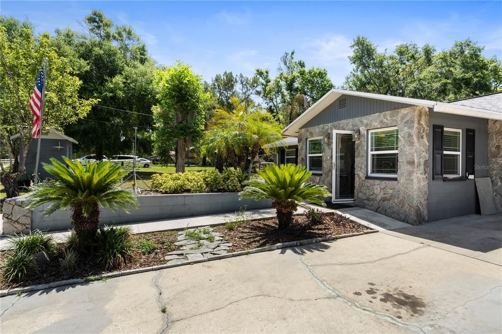 For Sale: $419,999 (4 beds, 2 baths, 1606 Square Feet)