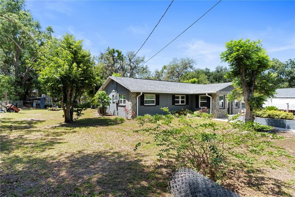 For Sale: $419,999 (4 beds, 2 baths, 1606 Square Feet)