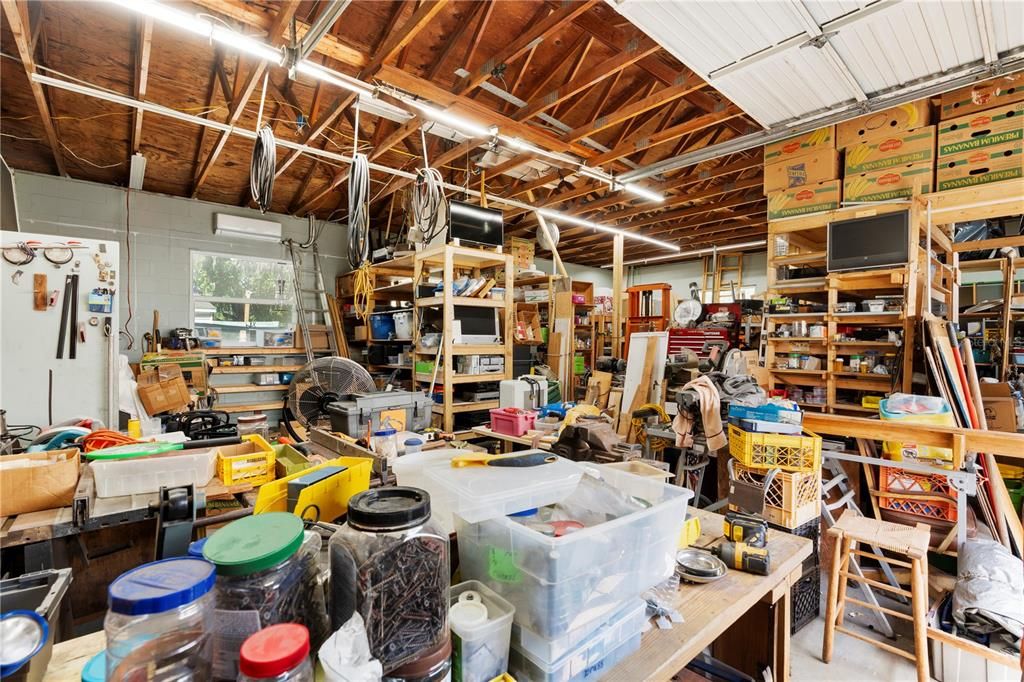 For Sale: $419,999 (4 beds, 2 baths, 1606 Square Feet)