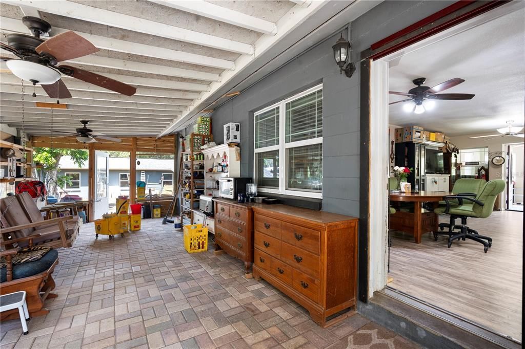 For Sale: $419,999 (4 beds, 2 baths, 1606 Square Feet)