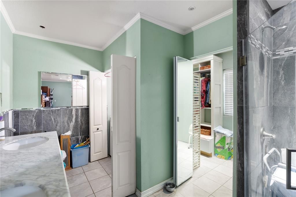 For Sale: $419,999 (4 beds, 2 baths, 1606 Square Feet)