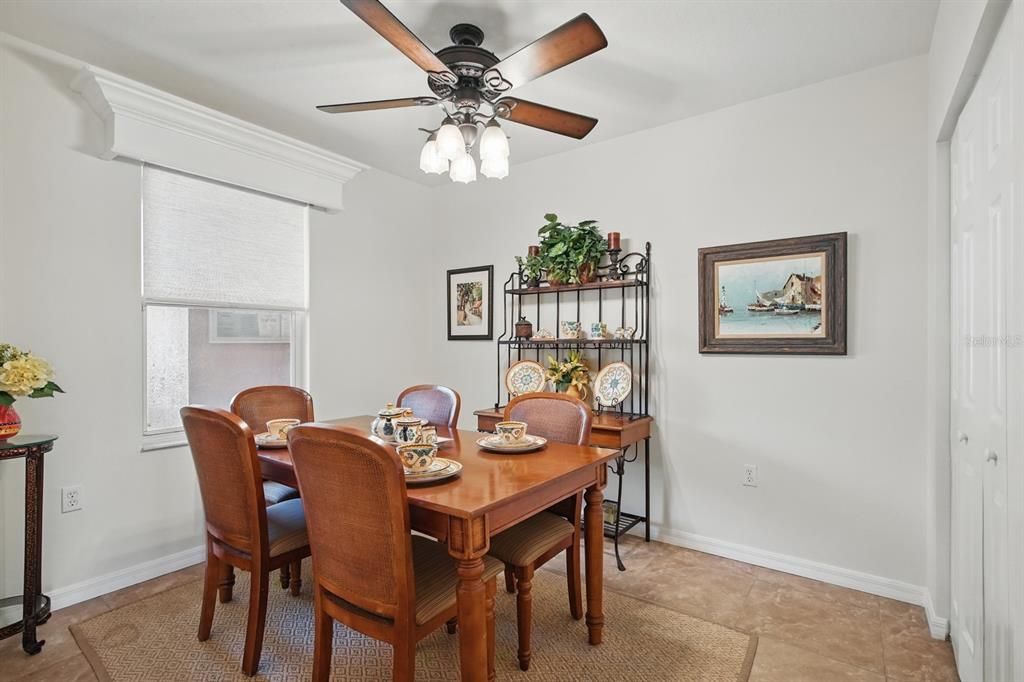 Active With Contract: $425,000 (2 beds, 2 baths, 1138 Square Feet)