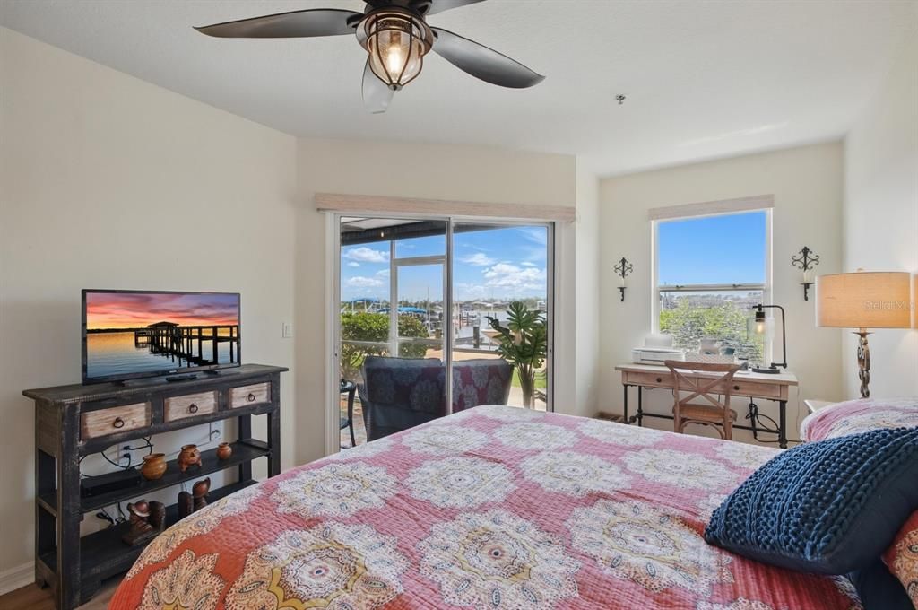 Active With Contract: $425,000 (2 beds, 2 baths, 1138 Square Feet)