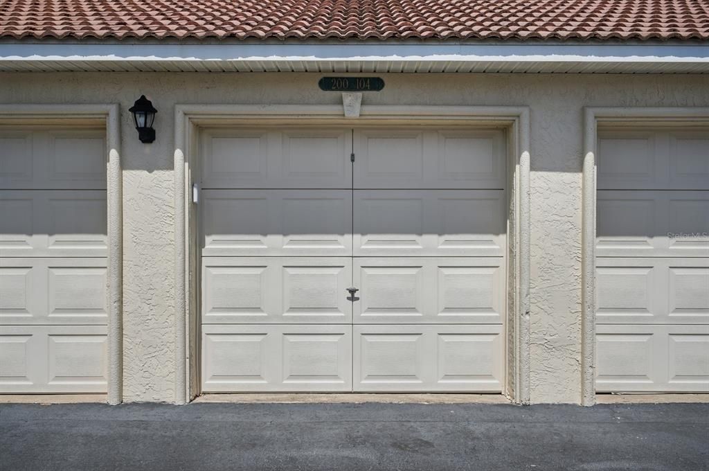 Active With Contract: $425,000 (2 beds, 2 baths, 1138 Square Feet)