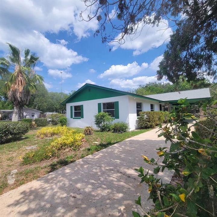 Recently Sold: $224,900 (3 beds, 1 baths, 1300 Square Feet)