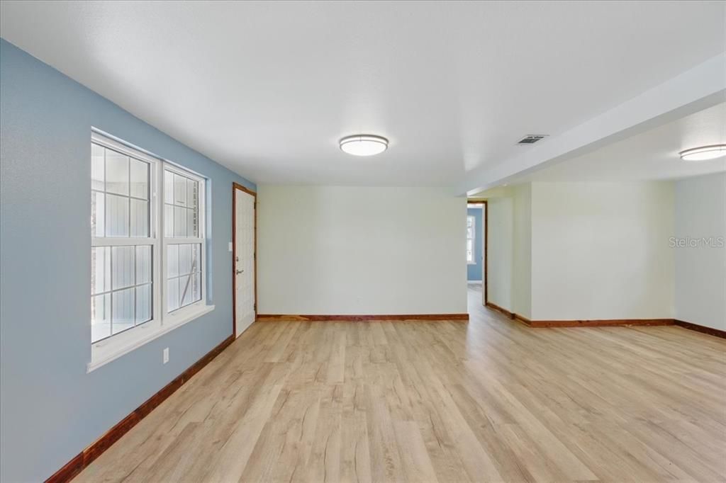 For Sale: $369,900 (3 beds, 2 baths, 1459 Square Feet)