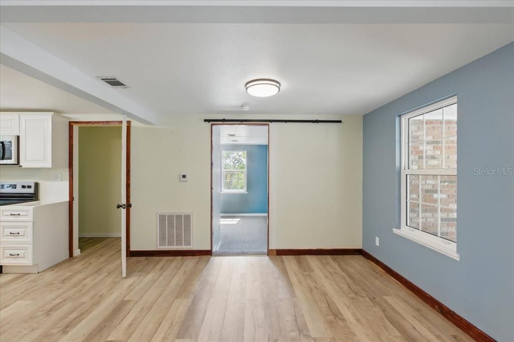 For Sale: $369,900 (3 beds, 2 baths, 1459 Square Feet)