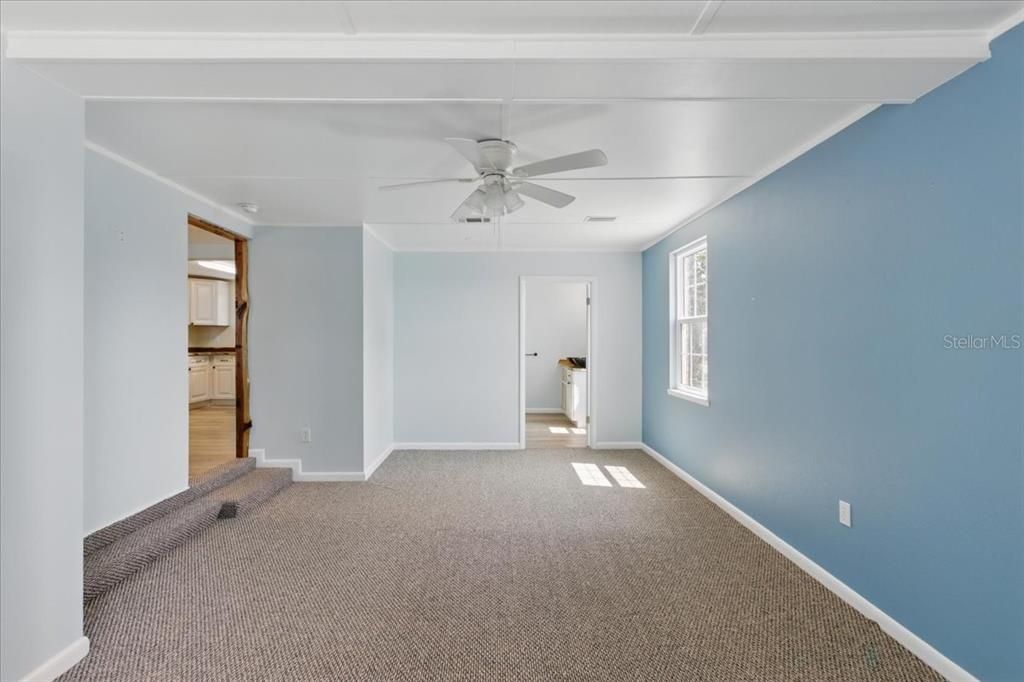 For Sale: $369,900 (3 beds, 2 baths, 1459 Square Feet)