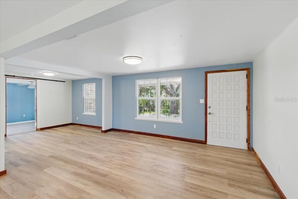 For Sale: $369,900 (3 beds, 2 baths, 1459 Square Feet)