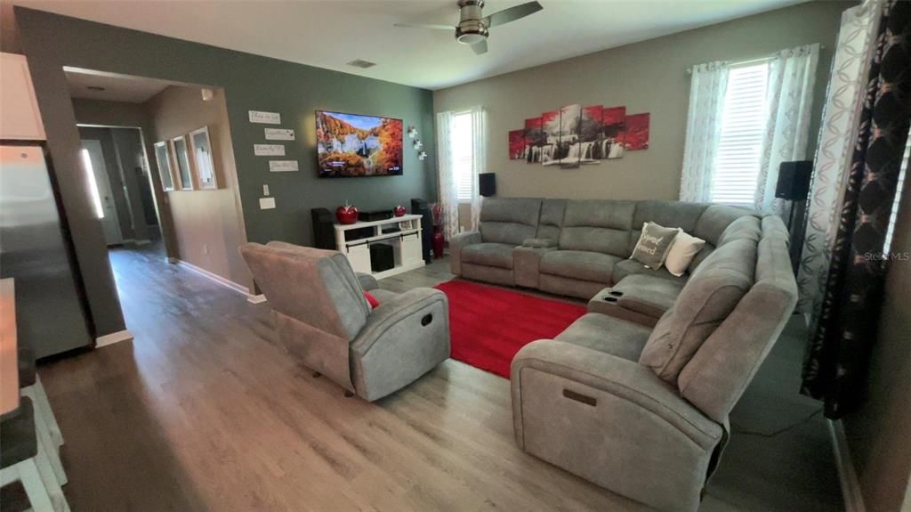 待售: $360,000 (3 贝兹, 2 浴室, 1725 平方英尺)