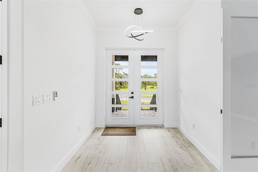 Active With Contract: $679,900 (3 beds, 3 baths, 1989 Square Feet)