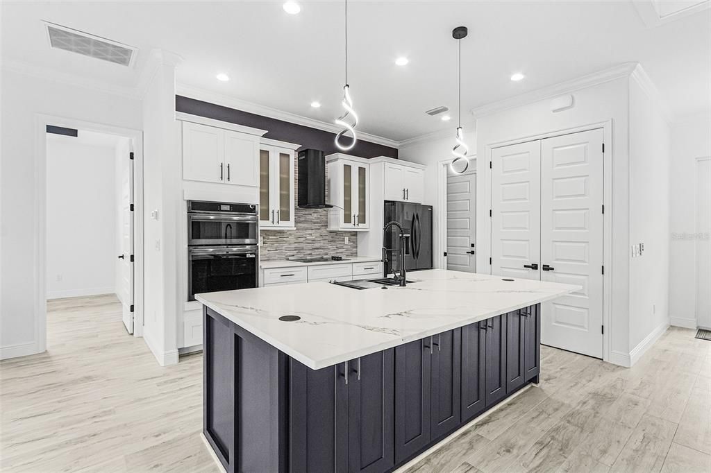 Active With Contract: $679,900 (3 beds, 3 baths, 1989 Square Feet)