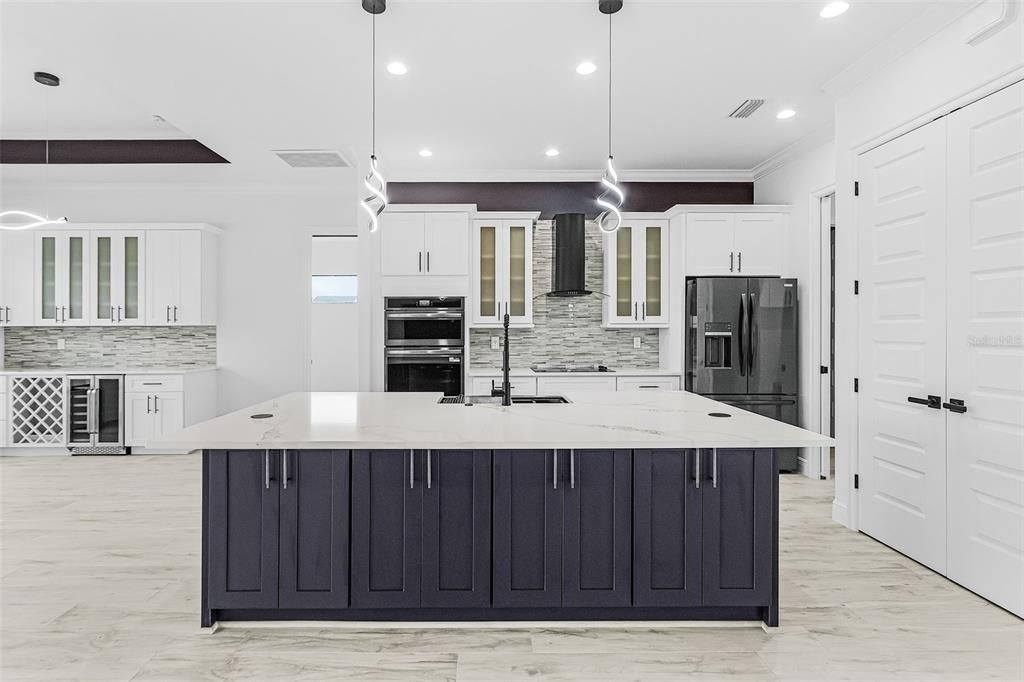 Active With Contract: $679,900 (3 beds, 3 baths, 1989 Square Feet)