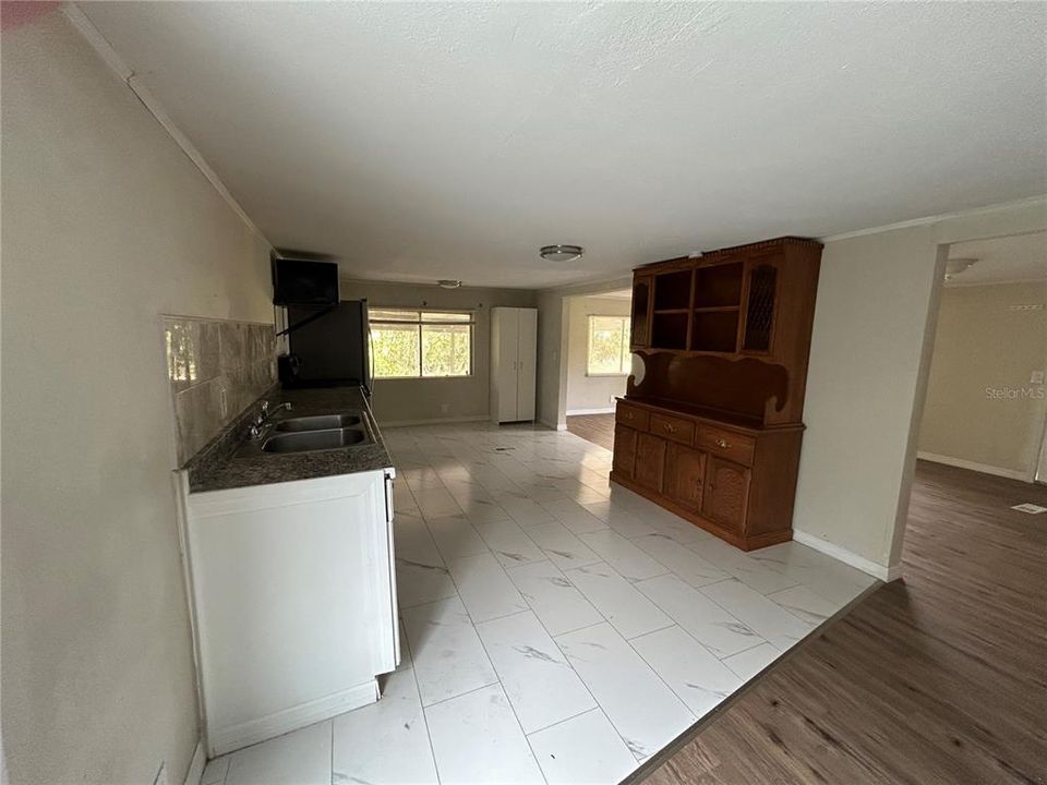 待售: $120,000 (4 贝兹, 2 浴室, 1464 平方英尺)