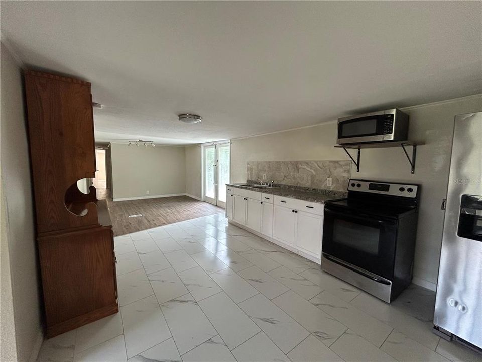 待售: $120,000 (4 贝兹, 2 浴室, 1464 平方英尺)