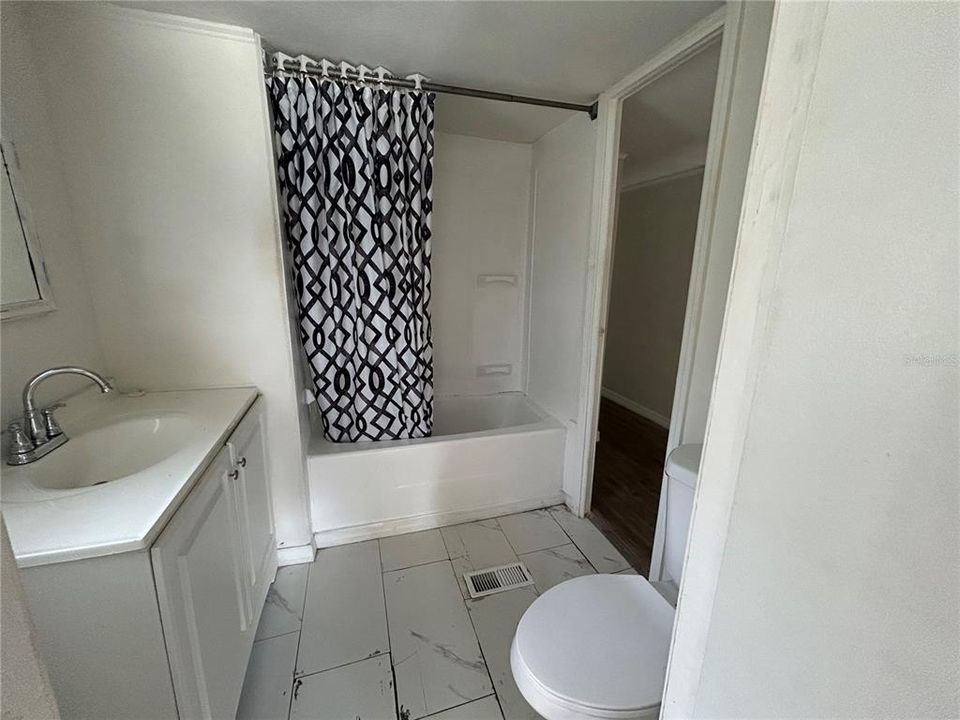 待售: $120,000 (4 贝兹, 2 浴室, 1464 平方英尺)