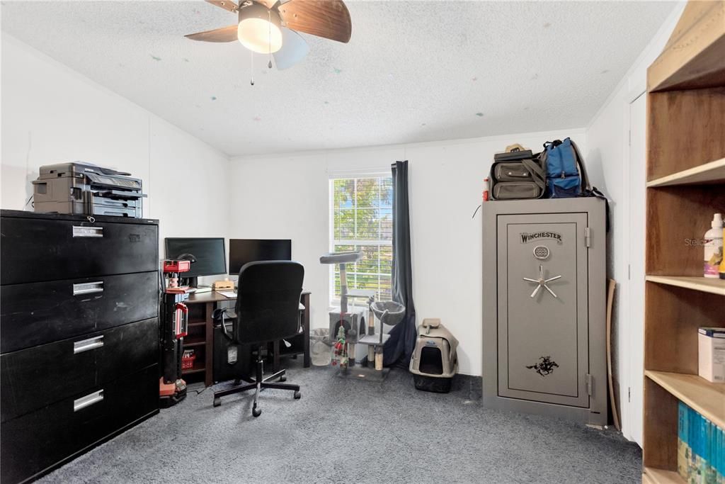 En Venta: $370,000 (4 camas, 2 baños, 2356 Pies cuadrados)