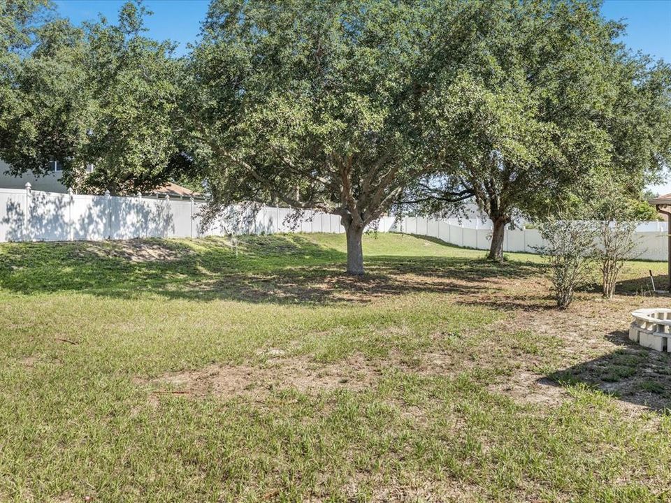 Activo con contrato: $389,900 (3 camas, 2 baños, 2039 Pies cuadrados)