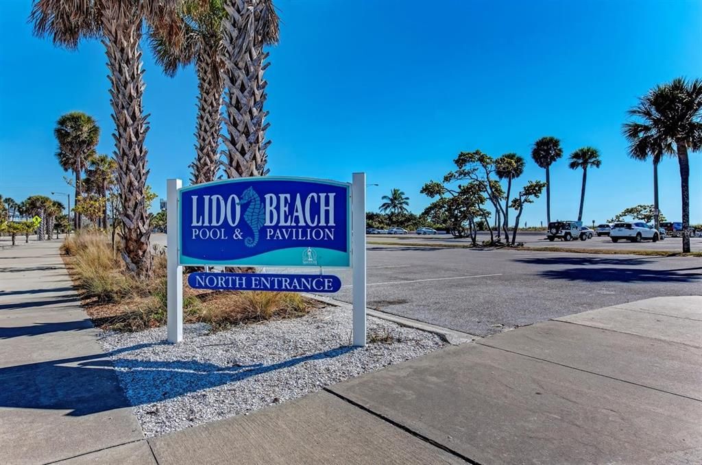 Под контрактом: $2,400 (1 спален, 1 ванн, 766 Квадратных фут)