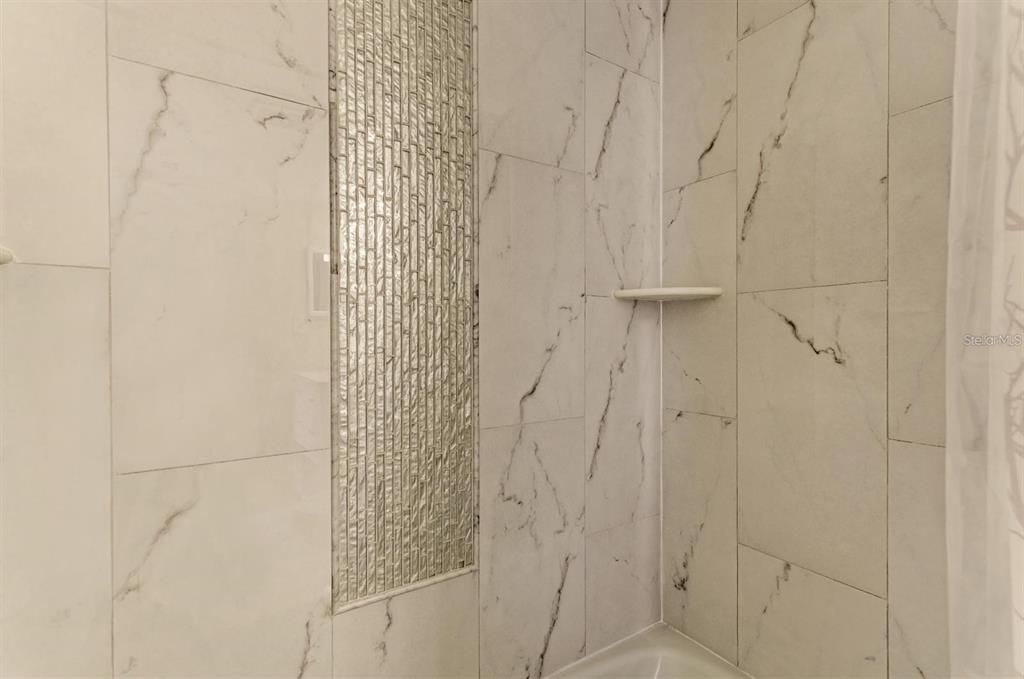 Под контрактом: $2,400 (1 спален, 1 ванн, 766 Квадратных фут)