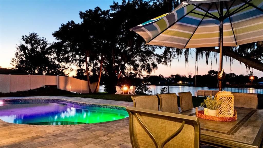 Recently Sold: $999,000 (5 beds, 2 baths, 3181 Square Feet)