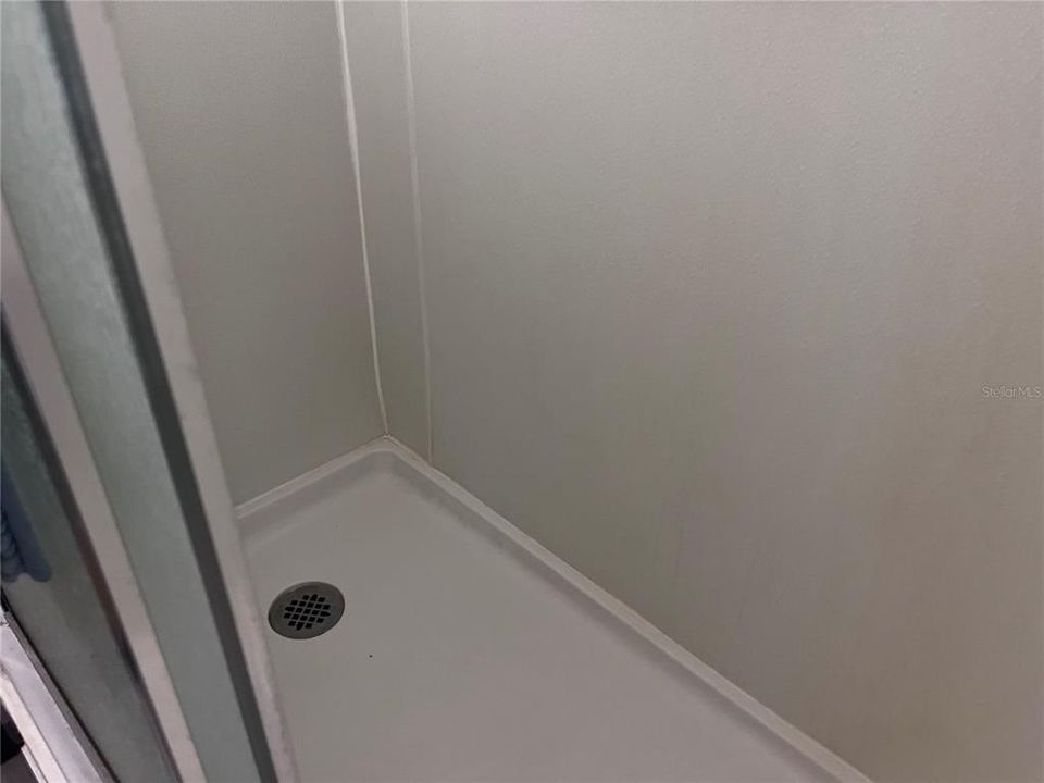 For Sale: $100,000 (1 beds, 1 baths, 372 Square Feet)