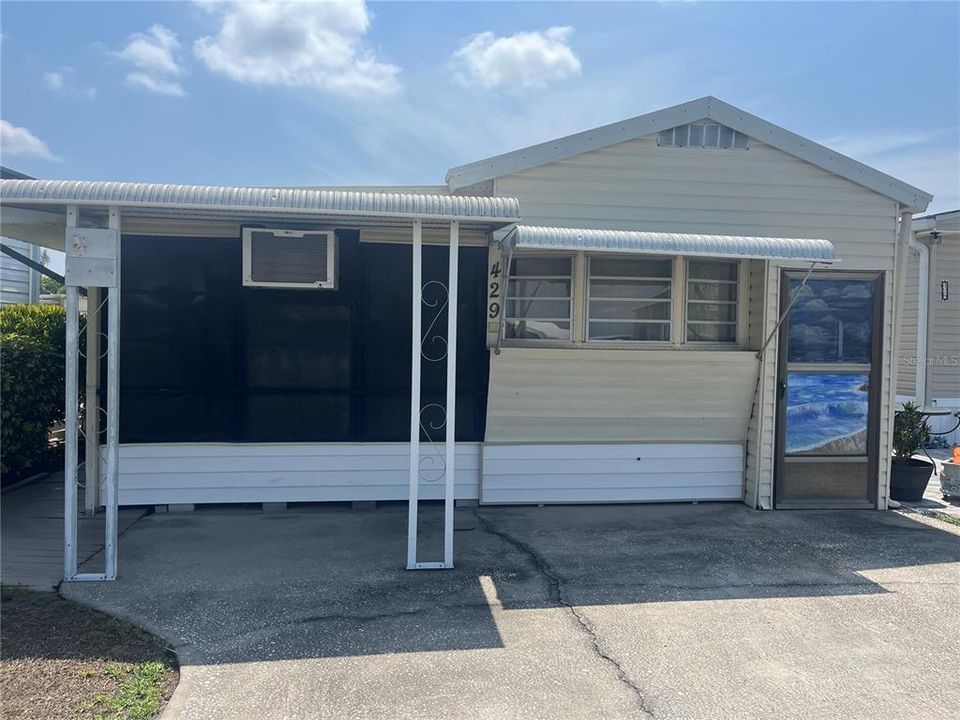 For Sale: $100,000 (1 beds, 1 baths, 372 Square Feet)