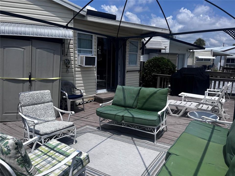 For Sale: $100,000 (1 beds, 1 baths, 372 Square Feet)