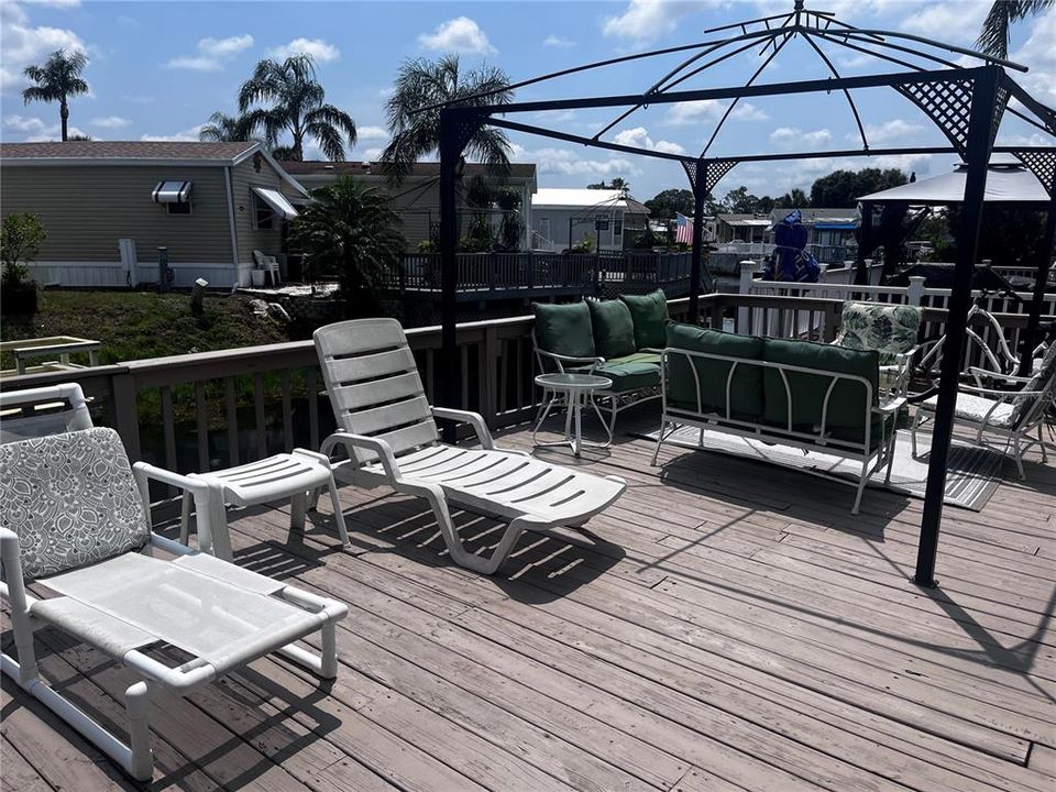 For Sale: $100,000 (1 beds, 1 baths, 372 Square Feet)