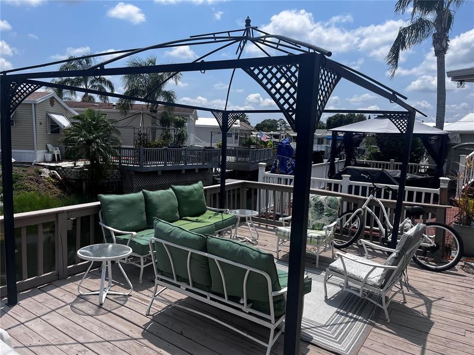 For Sale: $100,000 (1 beds, 1 baths, 372 Square Feet)