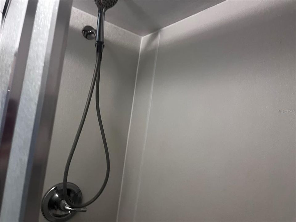 For Sale: $100,000 (1 beds, 1 baths, 372 Square Feet)