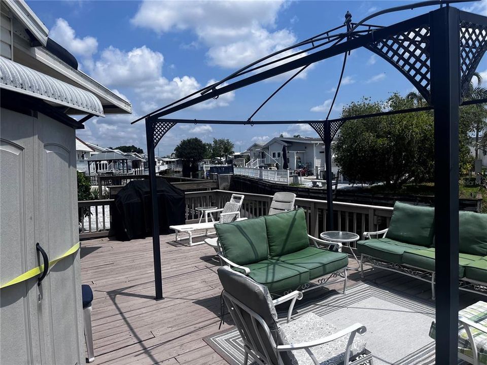 For Sale: $100,000 (1 beds, 1 baths, 372 Square Feet)