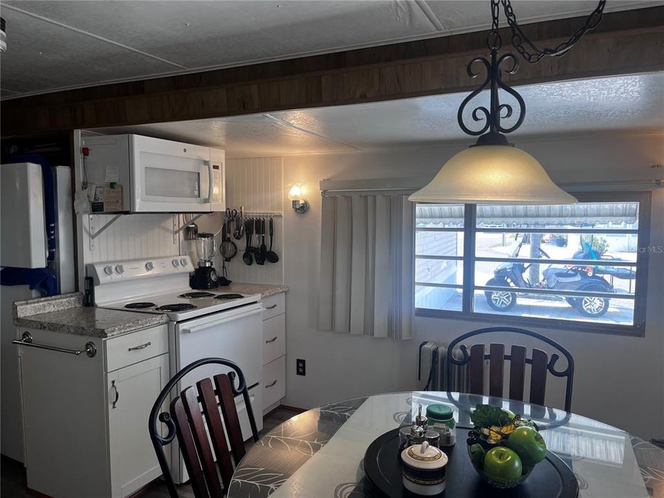 For Sale: $100,000 (1 beds, 1 baths, 372 Square Feet)