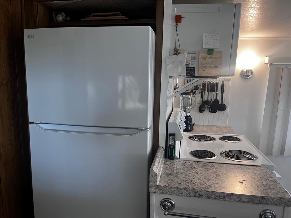 For Sale: $100,000 (1 beds, 1 baths, 372 Square Feet)