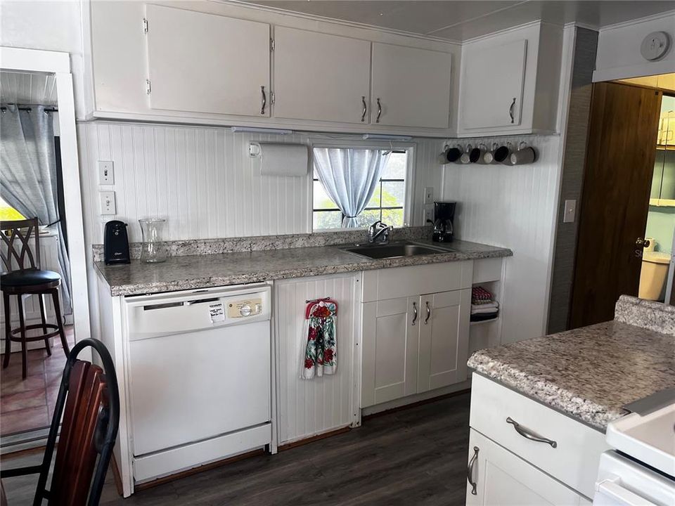 For Sale: $100,000 (1 beds, 1 baths, 372 Square Feet)