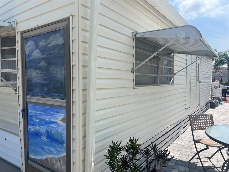 For Sale: $100,000 (1 beds, 1 baths, 372 Square Feet)