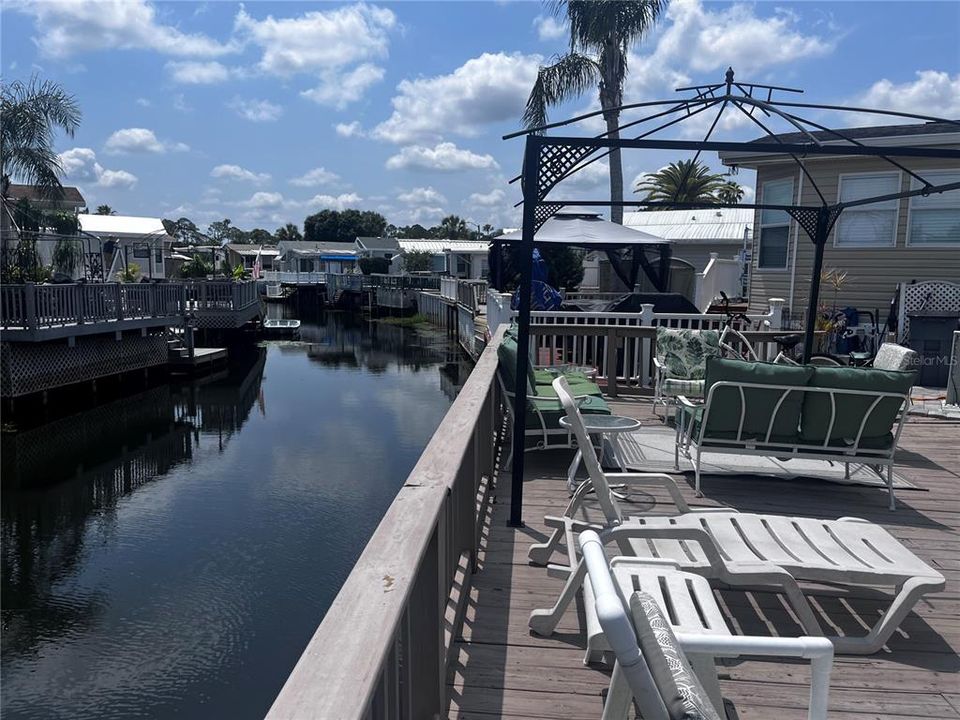 For Sale: $100,000 (1 beds, 1 baths, 372 Square Feet)