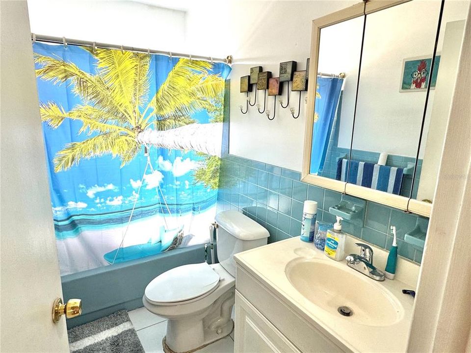 Active With Contract: $200,000 (2 beds, 1 baths, 1108 Square Feet)