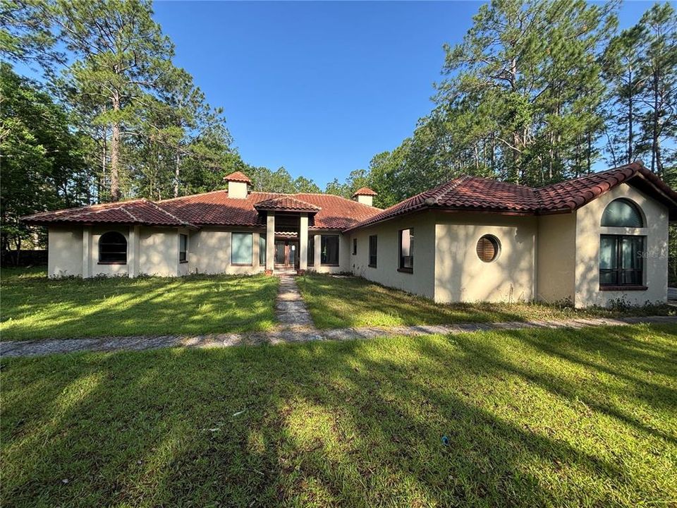 Active With Contract: $725,000 (4 beds, 3 baths, 3295 Square Feet)