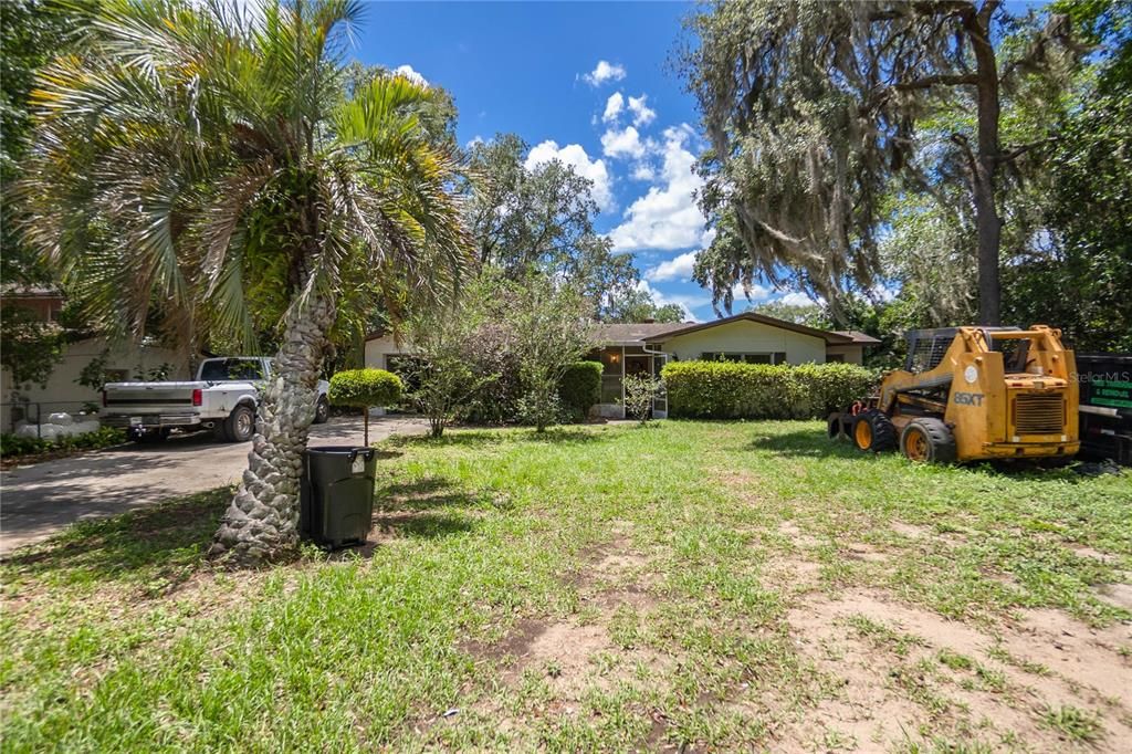 For Sale: $165,000 (2 beds, 2 baths, 1077 Square Feet)