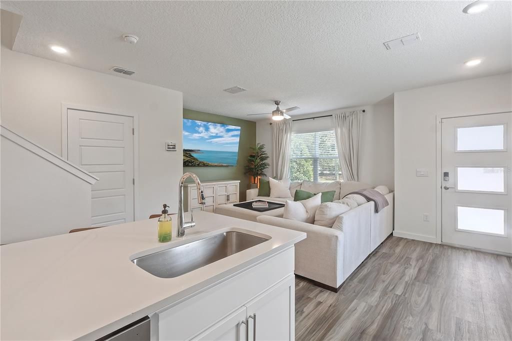 En Venta: $373,000 (3 camas, 2 baños, 1488 Pies cuadrados)