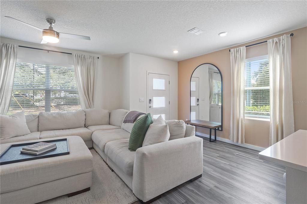 En Venta: $373,000 (3 camas, 2 baños, 1488 Pies cuadrados)