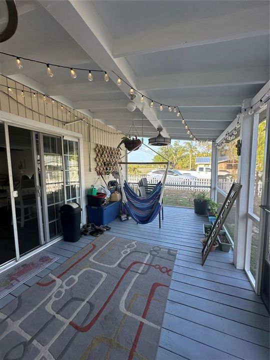 待售: $255,000 (3 贝兹, 2 浴室, 902 平方英尺)