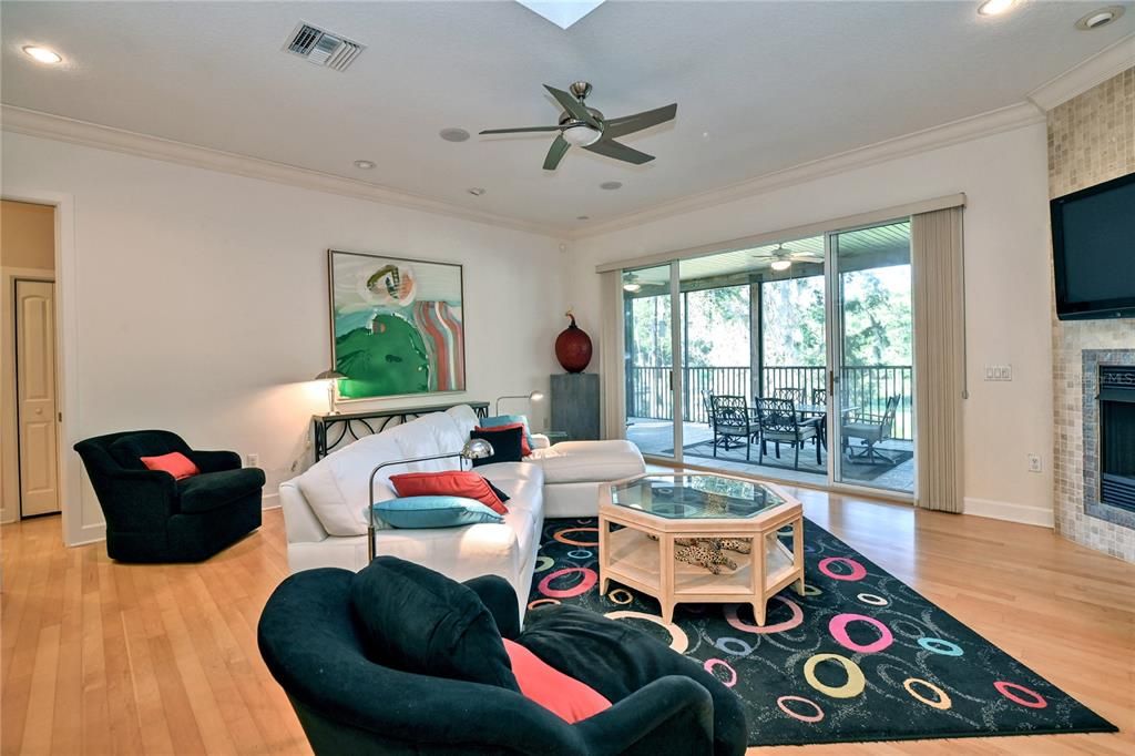 待售: $689,900 (3 贝兹, 2 浴室, 1982 平方英尺)