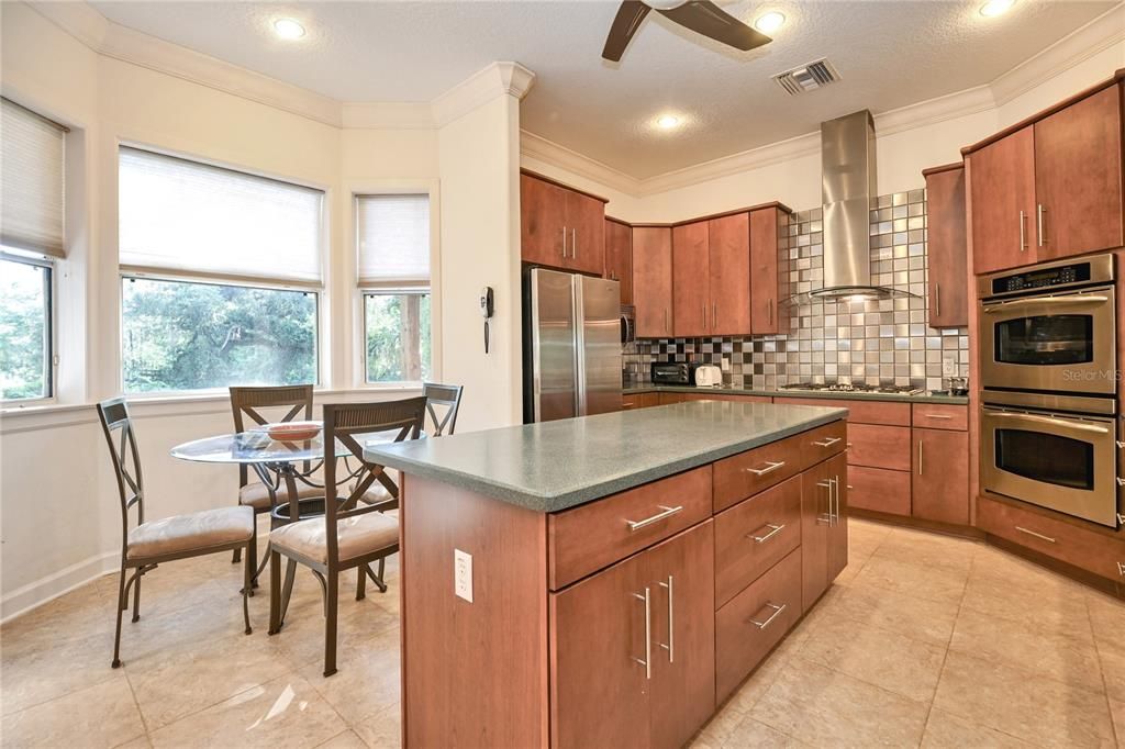 待售: $689,900 (3 贝兹, 2 浴室, 1982 平方英尺)