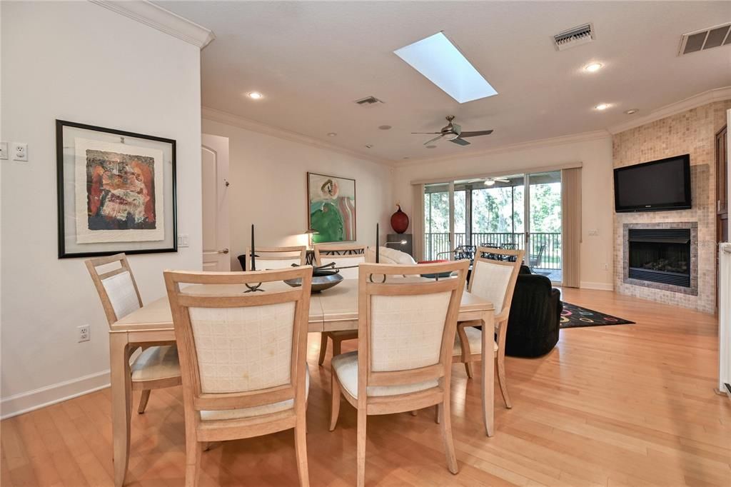 待售: $689,900 (3 贝兹, 2 浴室, 1982 平方英尺)