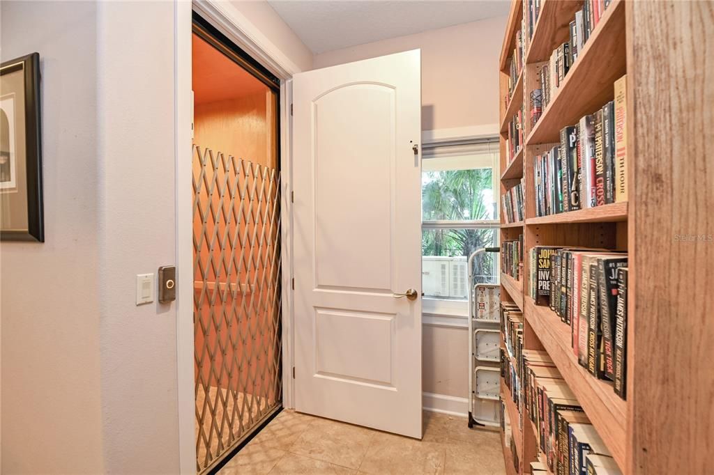 待售: $689,900 (3 贝兹, 2 浴室, 1982 平方英尺)